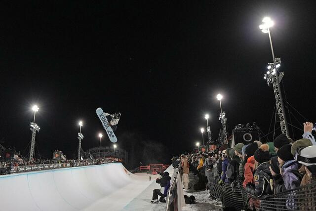 ハーフパイプ第５戦で女子２位の工藤璃星＝ラークス（共同）