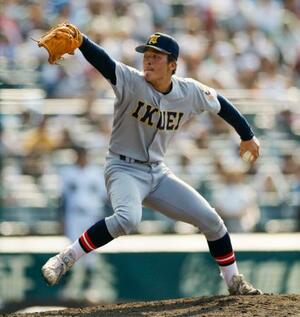 開星戦の3回途中から2番手で登板した仙台育英・吉川=甲子園