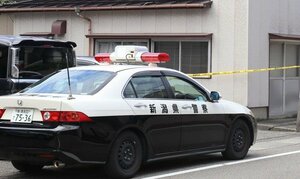 親子とみられる2人の遺体が見つかった民家=9月13日、新潟市東区