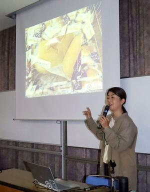 コンポストを使った堆肥作りがテーマの講演会=16日、新潟市中央区