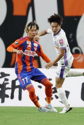 後半、途中出場した新加入のＤＦ舩木翔（７７）＝７月２０日、デンカビッグスワン