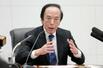 　金融政策決定会合後、記者会見する日銀の植田総裁＝２８日午後、日銀本店