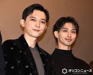 『国宝』舞台あいさつで再会した(左から)吉沢亮、横浜流星 (C)ORICON NewS inc.