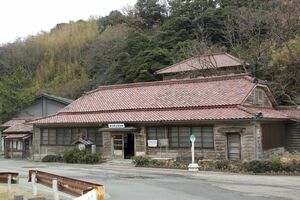 展示内容の見直しと耐震改修計画が進められている相川郷土博物館=佐渡市相川坂下町