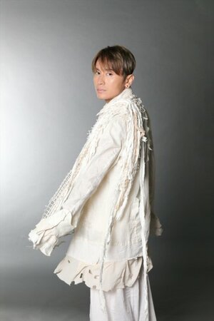 安田章大（撮影：石澤瑤祠）