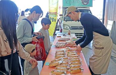 アスパラ様　リクエストページ 新発田特産アスパラ使ったパンがいっぱい♪ホットドッグやハンバーガー