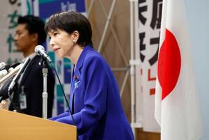 記者会見で、自民党総裁選への立候補を正式表明する高市前経済安保相=19日午後、国会