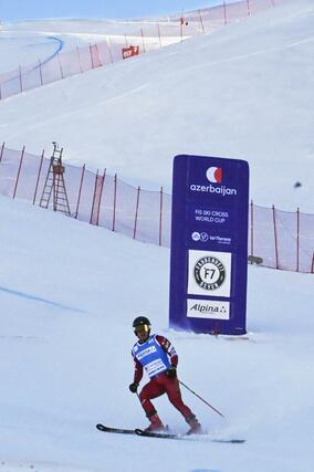 決勝トーナメント１回戦を勝ち上がった須貝龍＝バルトランス（共同）