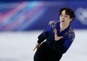 　男子フリー　演技する鍵山優真＝ミラノ（共同）