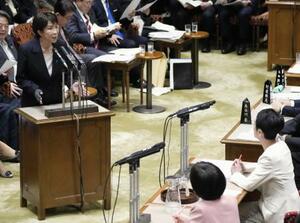 　参院予算委で答弁する高市首相＝３月