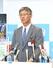 会見する柏崎市の桜井雅浩市長=10月2日、柏崎市役所