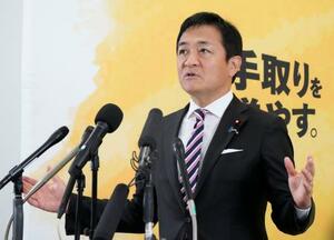 記者会見する国民民主党の玉木代表=14日午前、国会