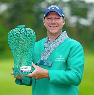 坂本雄介とのプレーオフを制し、優勝したショーン・ノリス=ザ・ヘブンCC(共同)