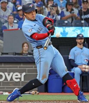 フィリーズ戦に出場したブルージェイズ・岡本。4打数無安打だった=トロント(ゲッティ=共同)