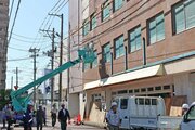 長岡市のビルで外壁の一部が落下　修理完了まで通行規制