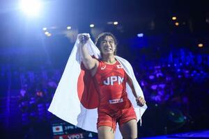 世界レスリングの女子62キロ級で初優勝を果たした元木咲良=18日、ザグレブ(ゲッティ=共同)