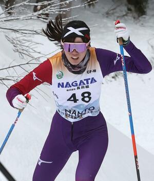 女子5キロフリー 優勝を飾った宮下美幸(新井)=富山県南砺市(写真映像部・佐藤将志)