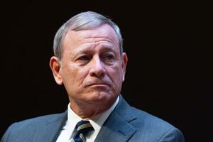 米ワシントンで講演する最高裁のロバーツ長官=5月(AP=共同)
