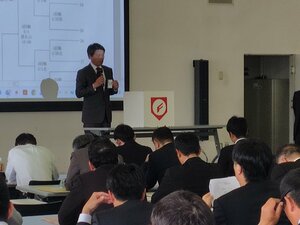 春の高校野球県大会の抽選会＝１７日、新潟市中央区