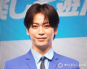 コラボグッズを披露した亀梨和也 （C）ORICON NewS inc.