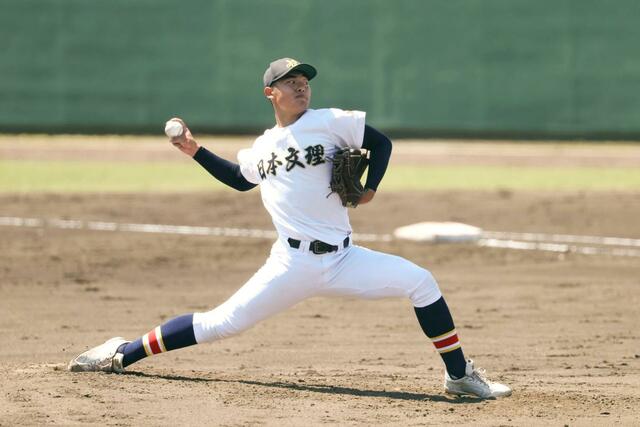 加茂暁星－日本文理　日本文理の先発・染谷崇史＝悠久山球場