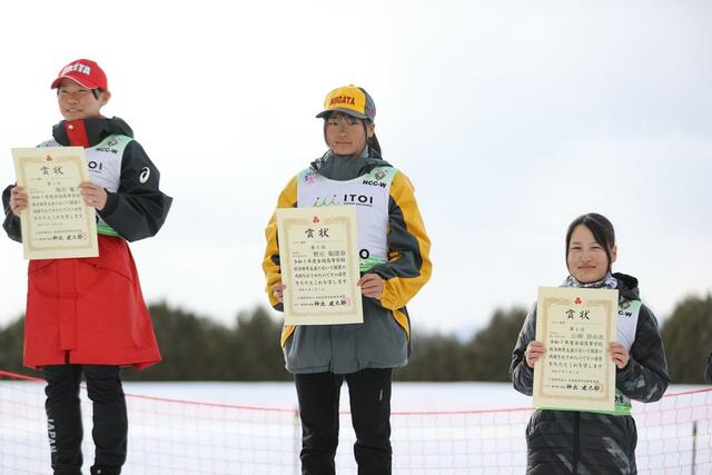 複合女子（公開競技）３位の野呂梨渚奈（新井・中央）＝北海道名寄市