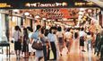 多くの若者で賑わったオープン当初の西堀ローサ(「西堀ローサ二十年」より)