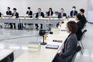 「これからの刑事手続きに関する研究会」の初会合=19日午前、法務省