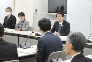 能登半島地震からの復旧状況などの報告が行われた復旧・復興推進本部会議=1月14日、新潟市役所