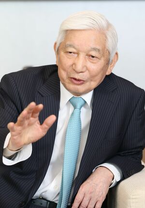 高井昌史氏