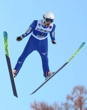 男子ジャンプ　優勝した竹田葵（妙高高原）の１回目＝長野県野沢温泉村