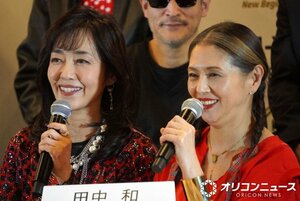 再会に喜びをにじませた（左から）早見優、小泉今日子 （C）ORICON NewS inc.