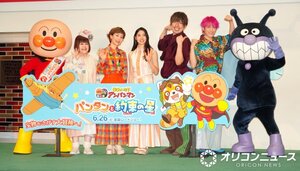 映画『それいけ!アンパンマン パンタンと約束の星』みんなで冒険へ!出発イベントに登壇した(左から)アンパンマン、寺田千代、戸田恵子、土屋太鳳、りんたろー。、兼近大樹、ばいきんまん (C)ORICON NewS inc.