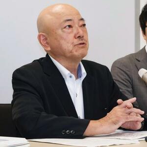 福井県敦賀市役所で記者会見する、北川尚希さんの父博規さん=9日午後