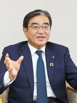 第四北越フィナンシャルグループとの経営統合について語る群馬銀行・深井彰彦頭取