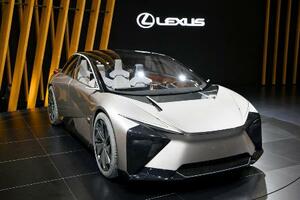 　トヨタ自動車「レクサス」の次世代ＥＶのコンセプトモデル「ＬＦ―ＺＣ」＝２０２３年１０月、東京都江東区の東京ビッグサイト