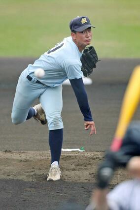 完投した新潟明訓の辻林海=長岡市悠久山