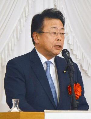 講演する公明党の西田幹事長=25日午前、東京都千代田区