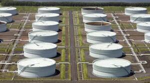 　鹿児島県の志布志国家石油備蓄基地＝２０２３年８月