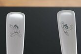 「鉄腕アトム」とコラボ！燕物産（燕市）のカトラリー、万博限定グッズに採用