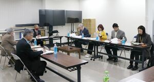 博物館や資料館などの在り方を協議した市博物館ビジョン検討懇談会＝佐渡市両津湊