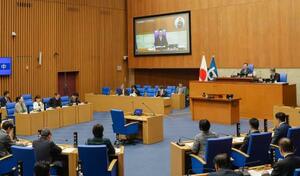 　鳥取県議会の本会議＝２２日午前