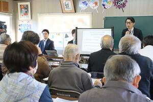 新潟市による街区単位の液状化対策で、自治会ごとの説明会が始まった=16日、新潟市江南区