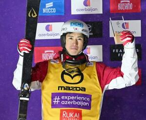 モーグルW杯第2戦、男子で2位となった堀島行真=ルカ(共同)