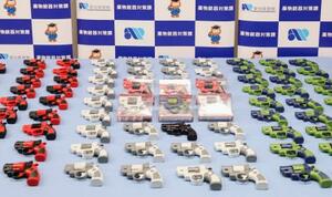 愛知県警が回収した玩具拳銃の「リアルギミックミニリボルバー」=10月30日、愛知県警本部