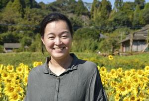 　フランス子ども家庭福祉研究者の安発明子さん＝２０２３年１１月、鹿児島県南九州市