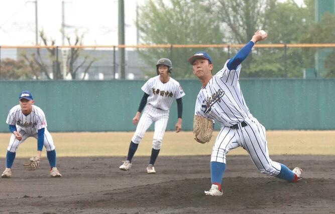 新発田中央－佐渡総合　先発した佐渡総合の主戦池野峰和＝新潟市西区のみどりと森の運動公園野球場