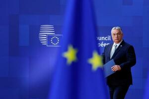 EU首脳会議に臨むハンガリーのオルバン首相=26日、ブリュッセル(AP=共同)