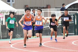 小中学生たちが力を発揮し合った「少年少女親善オリンピック長岡大会」=4日、長岡市緑町1