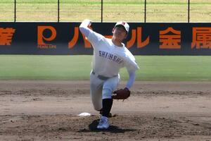 新潟商-新潟北 先発して5回を投げた新潟商の成田隼=三条市パールスタ